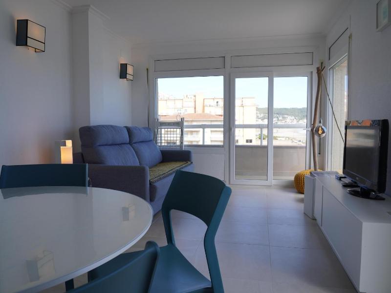 Apartamento junto al mar en L'Estartit con piscina - ES-323-83 - image 11
