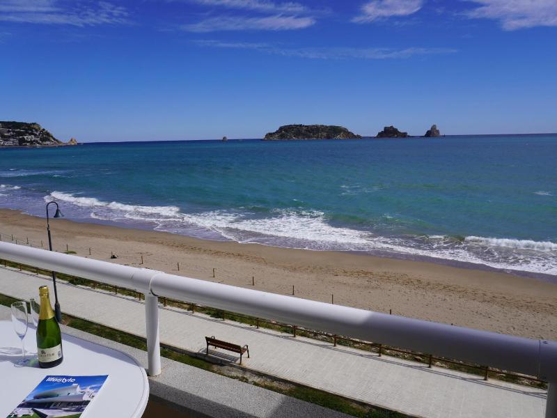 Apartamento junto al mar en L'Estartit con piscina - ES-323-83 - image 7