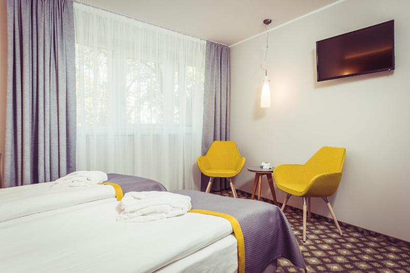 Business Double or Twin Room image 4