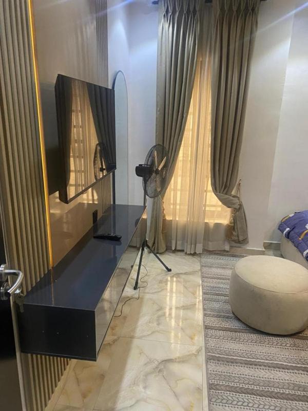 New Luxury Flat in Lagos - image 2