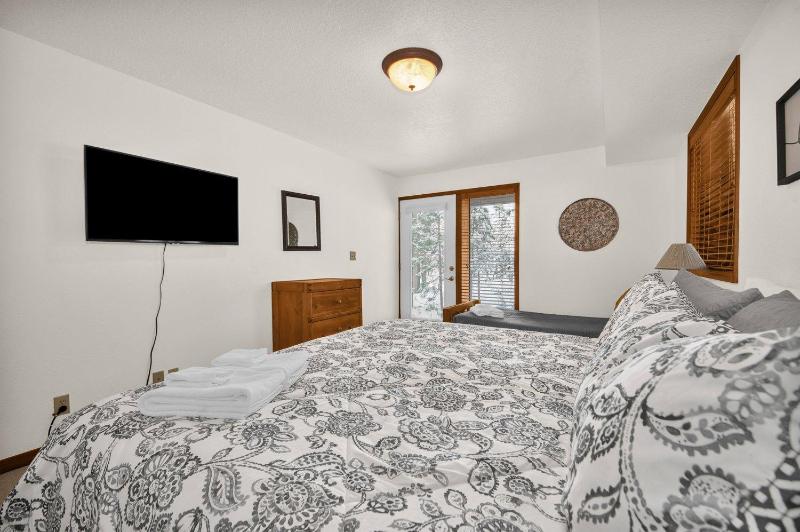 Yellow Pine 10 - image 5