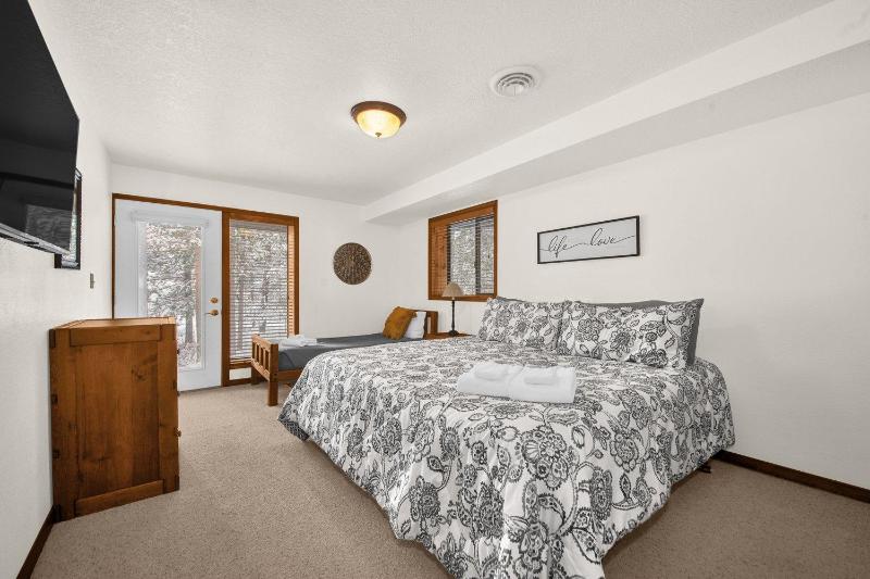 Yellow Pine 10 - image 30