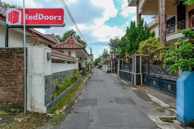 RedDooorz Syariah at Omah Tentrem Gejayan - image 11