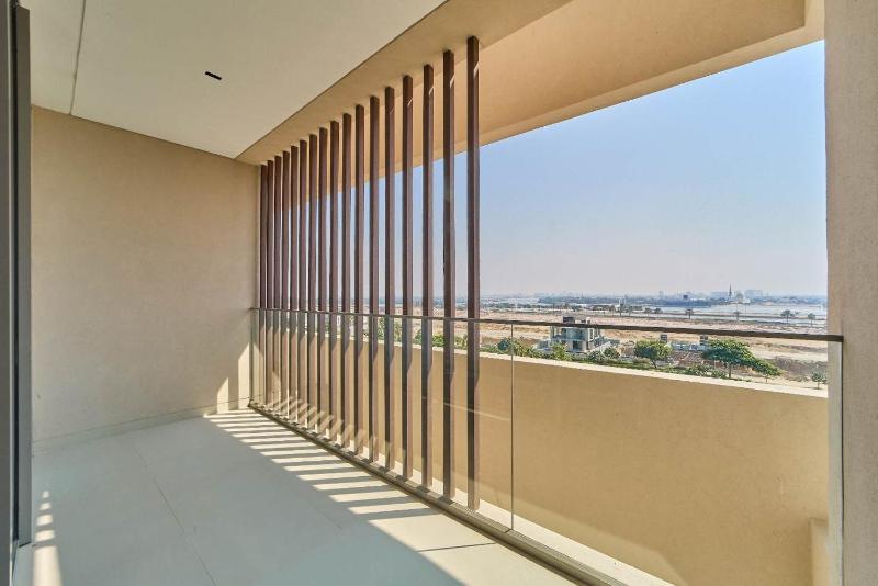 Spacious 2BR Plus Maids Sea View Apartment in Al Zorah - image 41