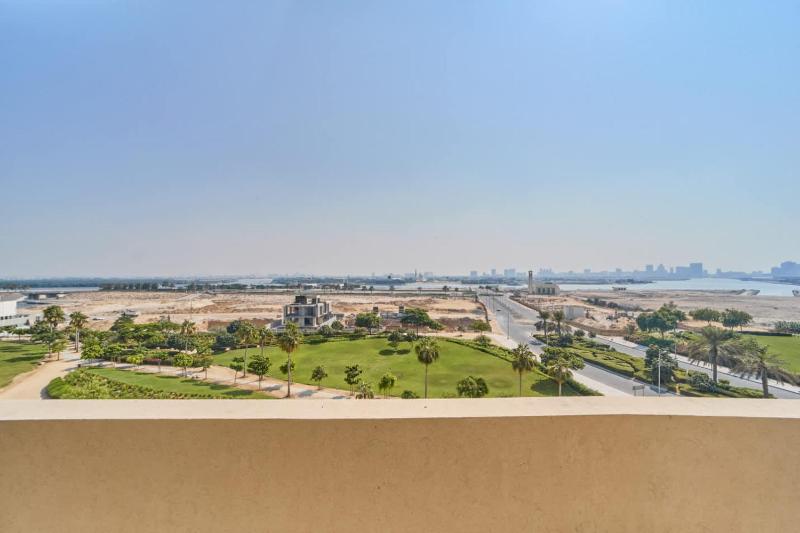 Spacious 2BR Plus Maids Sea View Apartment in Al Zorah - image 5