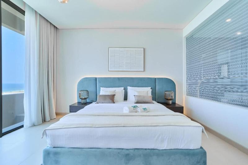 Spacious 2BR Plus Maids Sea View Apartment in Al Zorah - image 42
