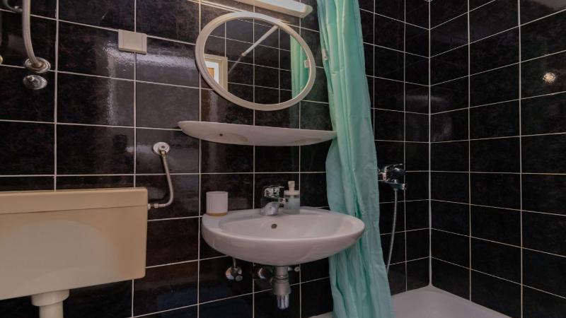 Apartman Marina - Makarska by Villas Guide - image 15