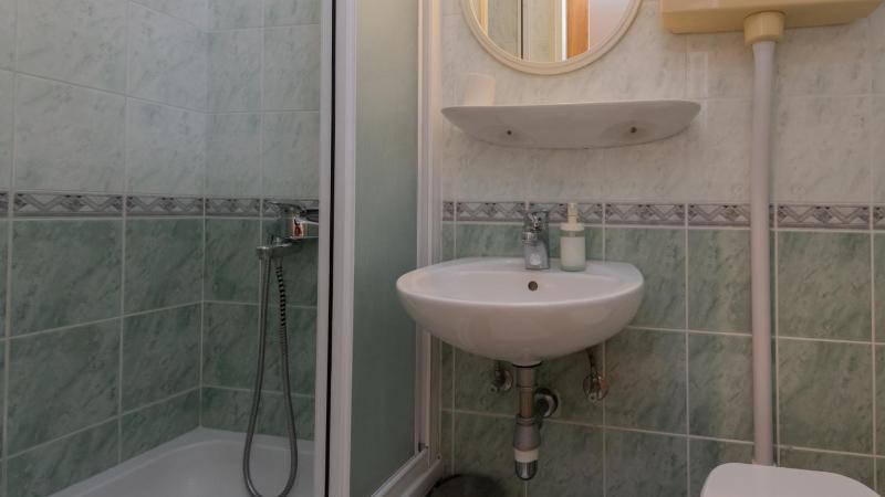 Apartman Marina - Makarska by Villas Guide - image 8