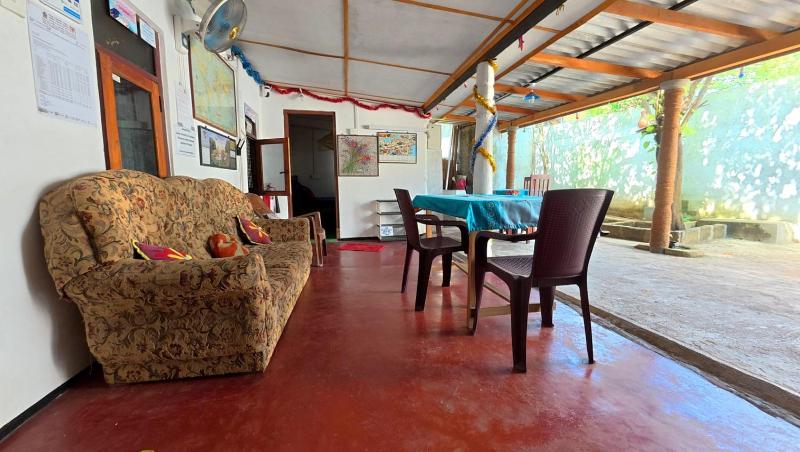 Meera House & Tourist Inn - image 8