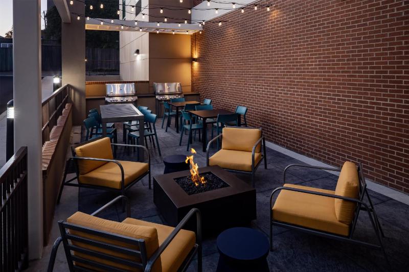 Home2 Suites by Hilton Memphis Downtown - image 11