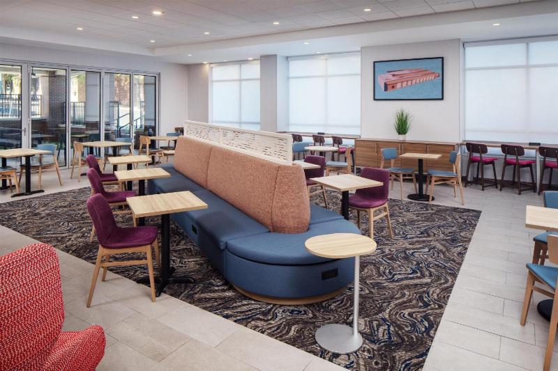 Home2 Suites by Hilton Memphis Downtown - image 7