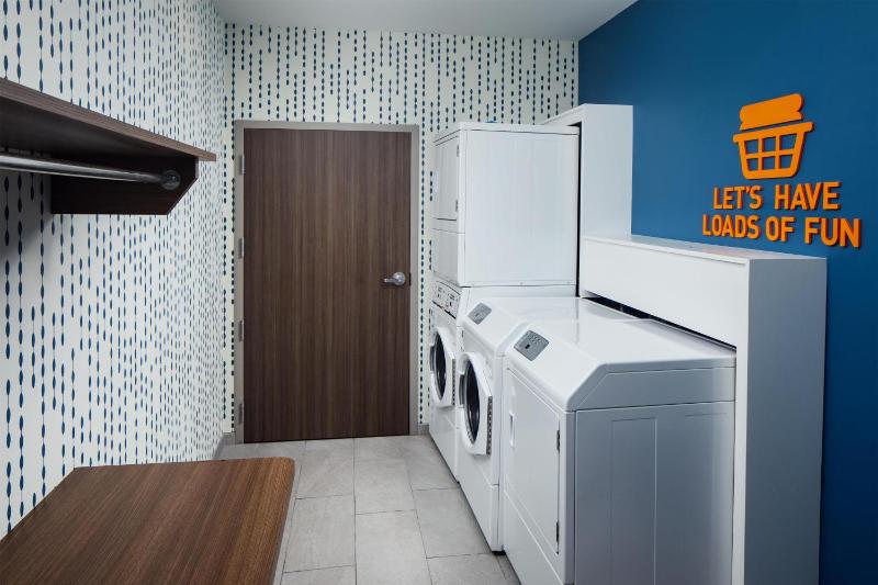 Home2 Suites by Hilton Memphis Downtown - image 2