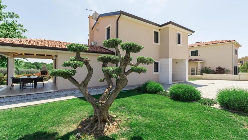 Beautiful villa Stefany with pool in Porec - image 30
