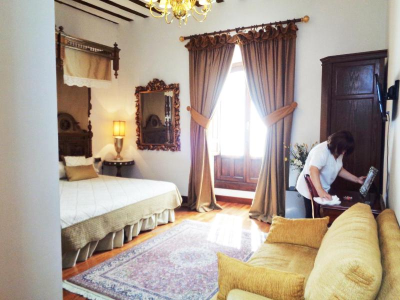 Deluxe Double Room image 3