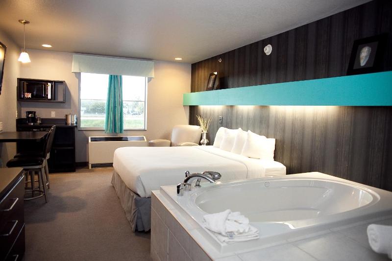 King Studio with Spa Bath - Non-Smoking image 1