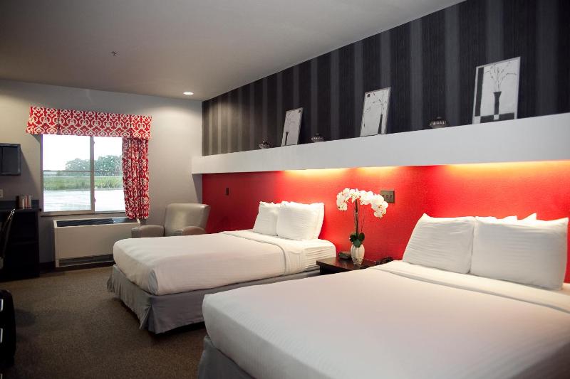 Queen Studio with Two Queen Beds - Disability Access/Non-Smoking image 1