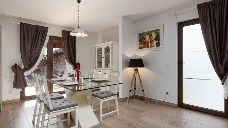 Beautiful Villa Casa Noemi with pool in Porec - image 11