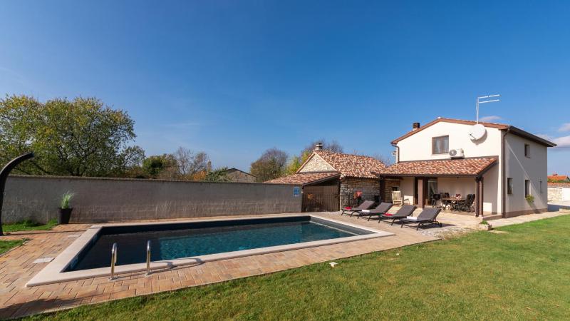 Beautiful Villa Casa Noemi with pool in Porec - image 12
