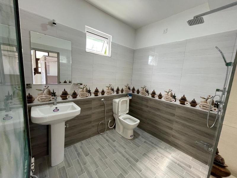 Rukmila Guest House - image 10