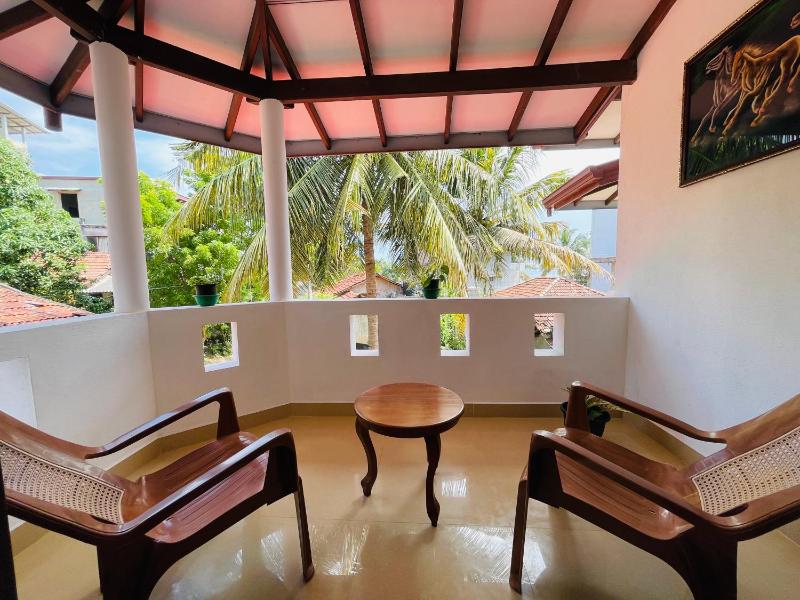 Rukmila Guest House - image 14