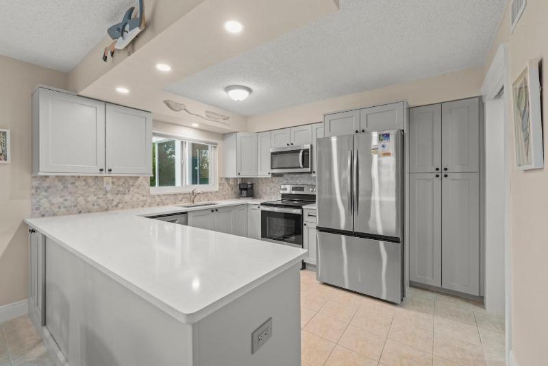 Island Beach Club #220B - image 11