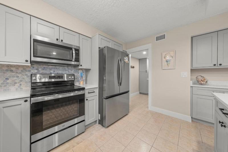 Island Beach Club #220B - image 36