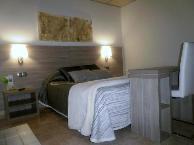 Standard Double Room with Extra Bed image 2