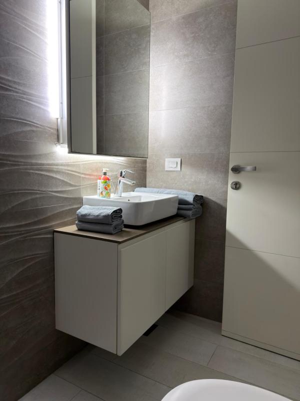 2BR Van Dyck Apartment with Stunning Sea View - image 6