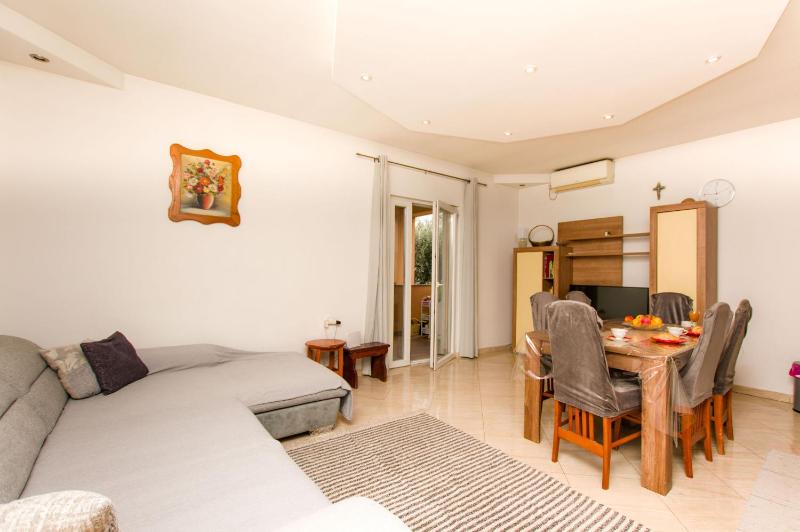 House Tina - image 13