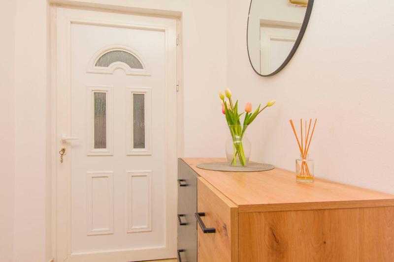 House Tina - image 2