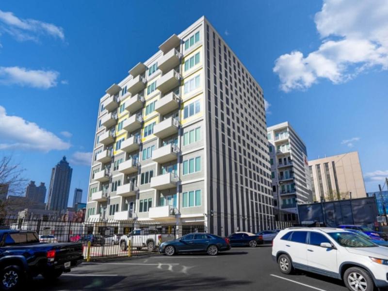 Midtown 2BR Fully Furnished Apartment near Emory apts - image 9