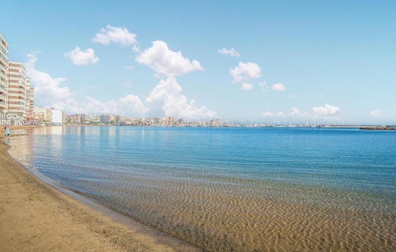 2 Bedroom Cozy Apartment In Torrevieja - image 15