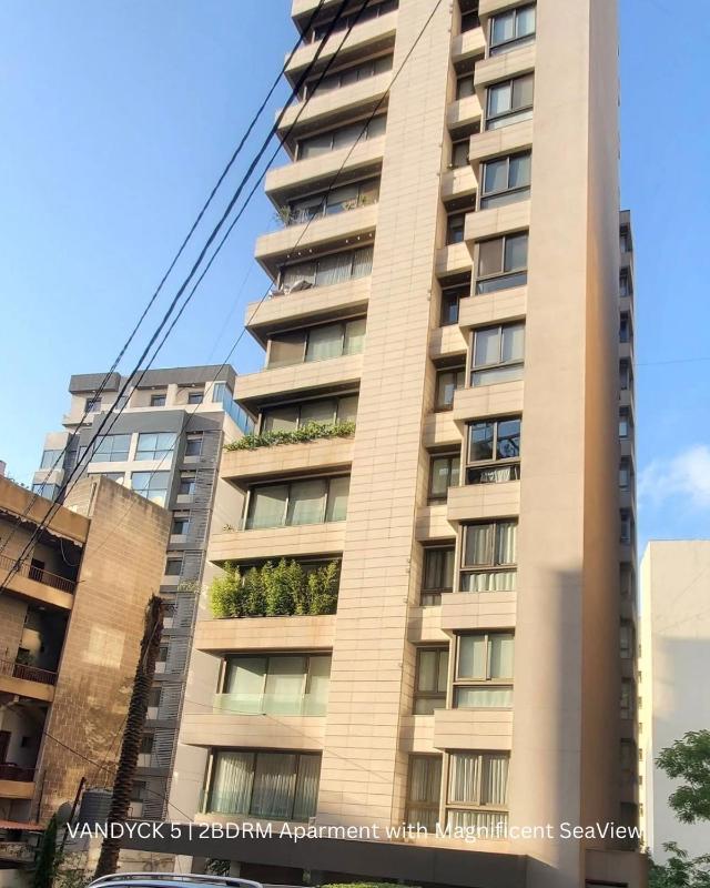 2BR Van Dyck Apartment with Stunning Sea View - image 10