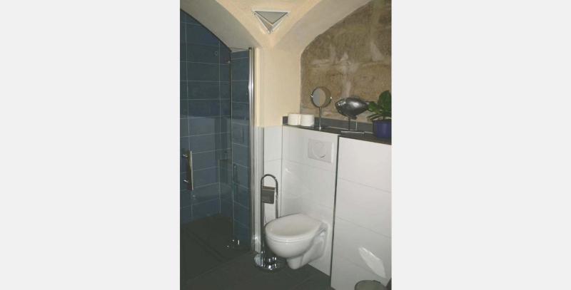 Deluxe Two-Bedroom Apartment image 4