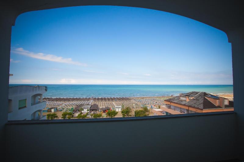 Twin Room with Sea View image 2