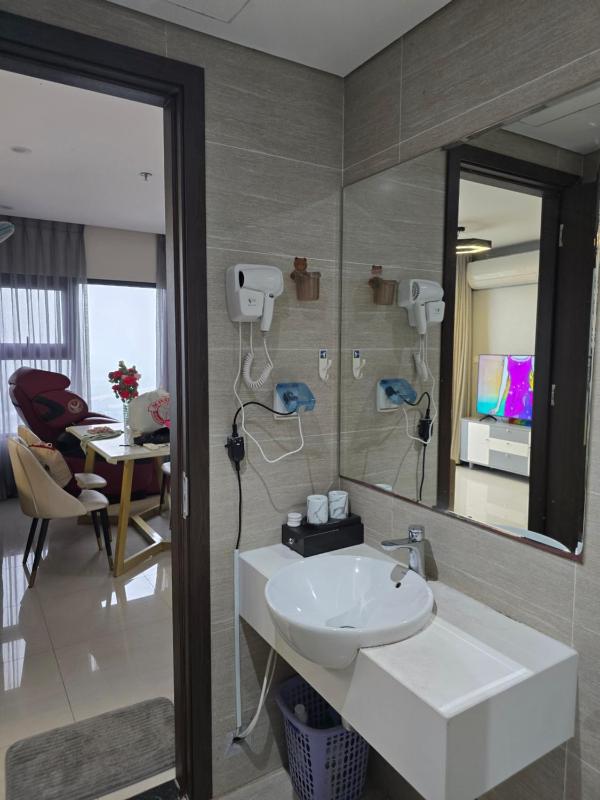 Penthouse Vinhomes Grand Park - Sky Garden Apartment - image 16