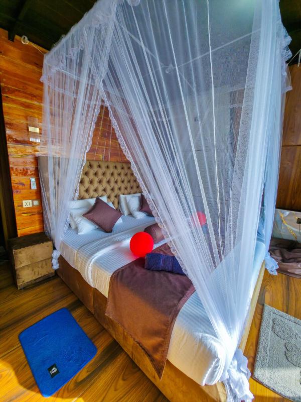 White Moon Cabin & Cottage - image 27