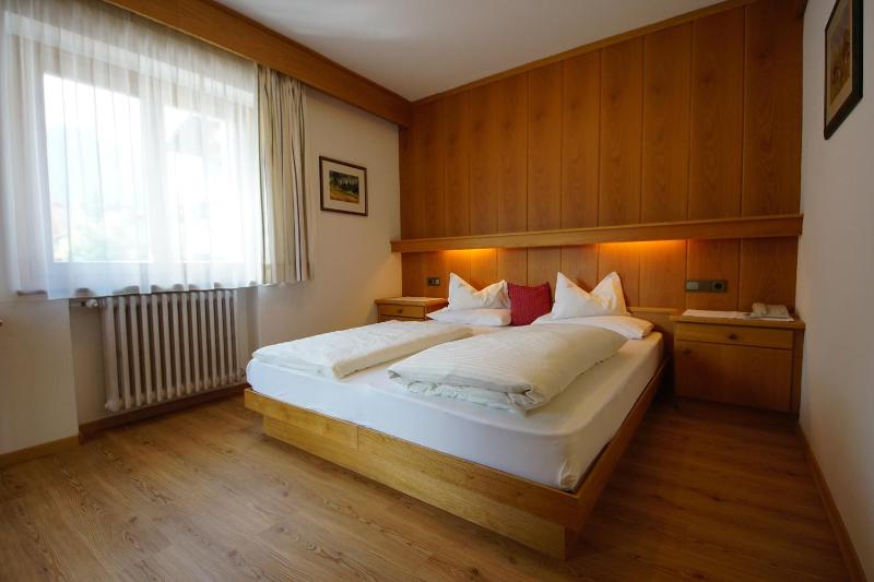 Double or Twin Room with Balcony image 3