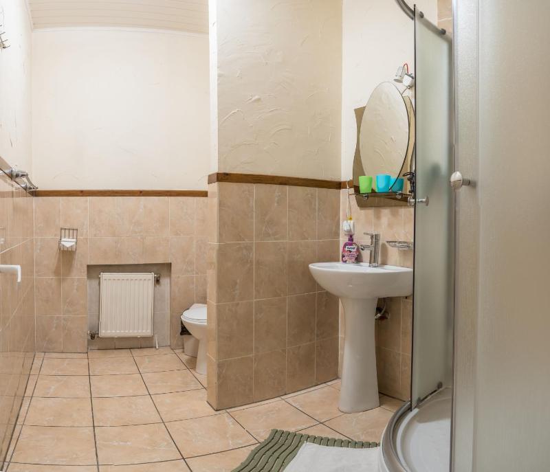 Twin Room image 2