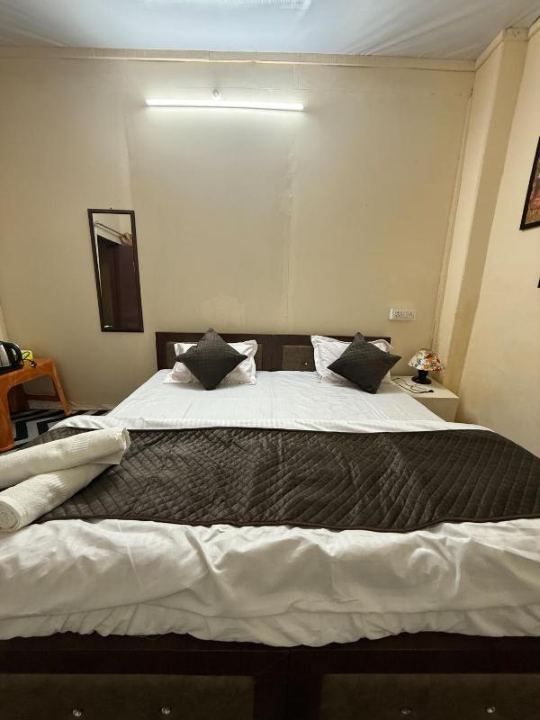 madho kutumb hostel ganga - image 6