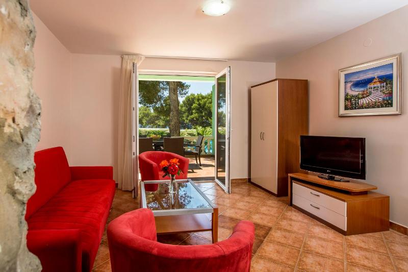 Two-Bedroom Apartment with Terrace and Sea View image 3