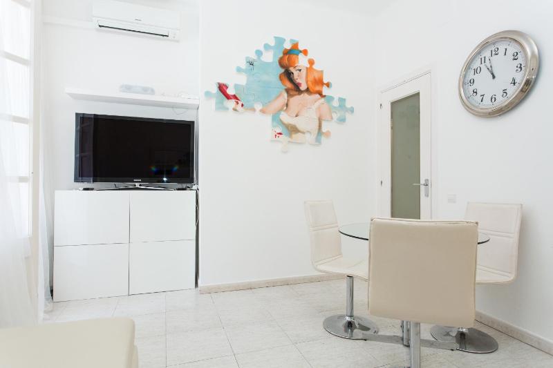 Le Blanc Apart - image 2