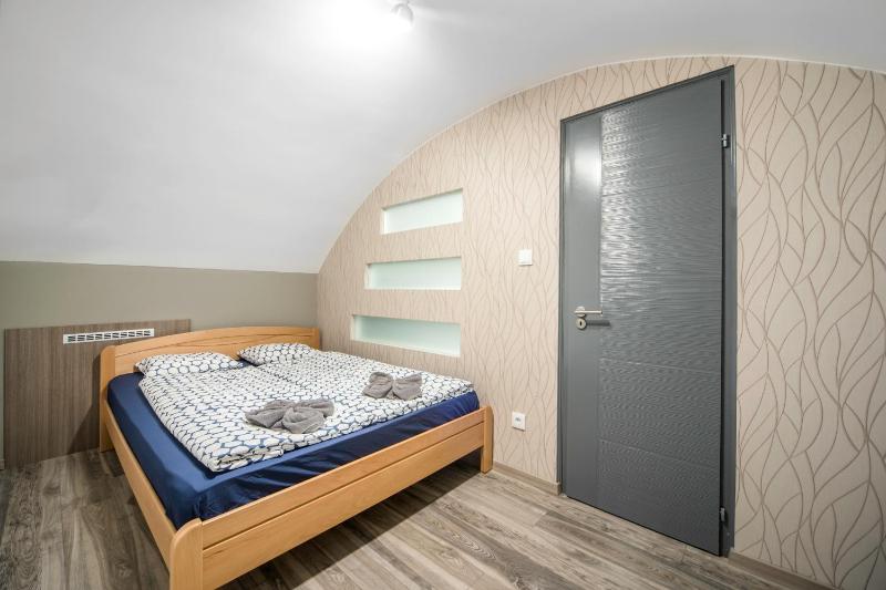 Akacfa 2 bedroom center apartment - image 13