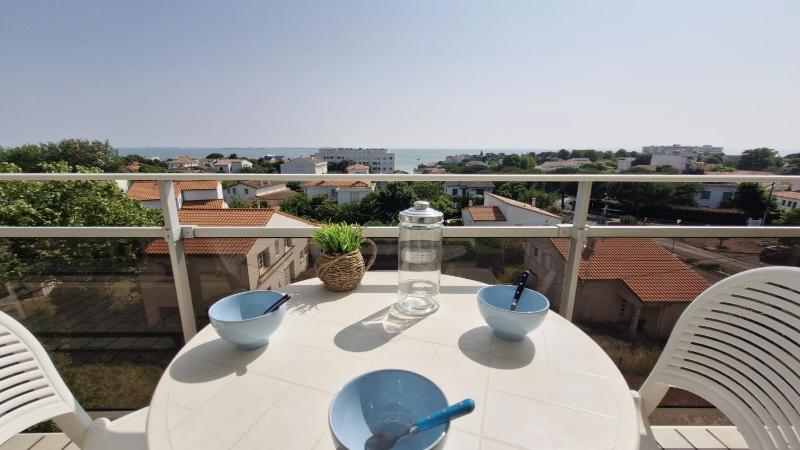 Royan - APPARTEMENT VUE MER - proximité plage et parking privatif - image 12