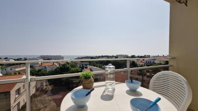 Royan - APPARTEMENT VUE MER - proximité plage et parking privatif - image 9