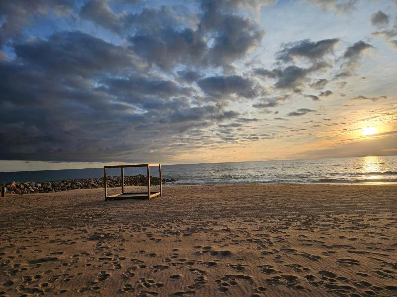 StayHub Ocean Horizon Sea View & Pool - image 9