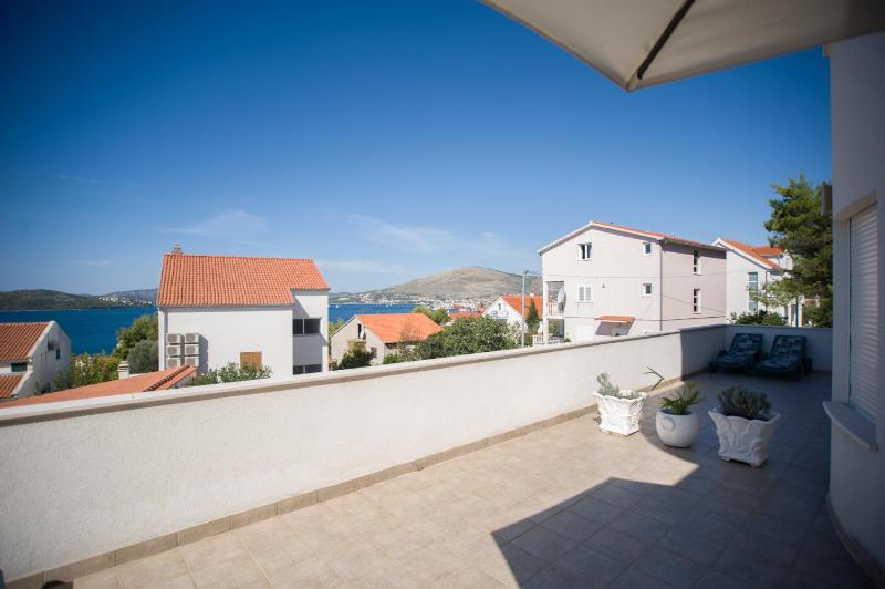 Apartment with Terrace image 3