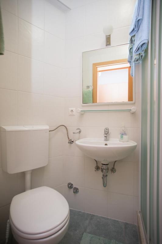 Apartment (2 Adults + 1 Child) image 3