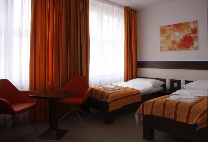 Triple Room image 2