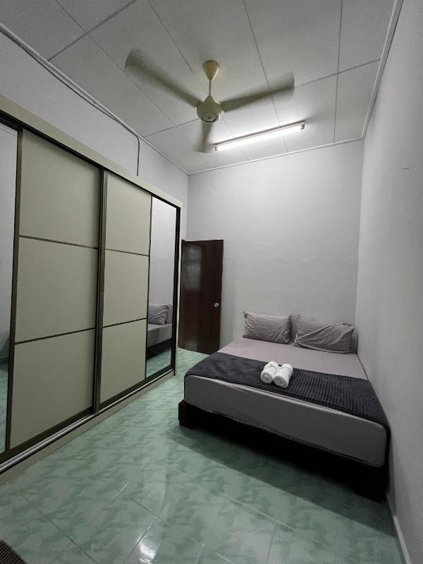 NH2 Homestay Gong Badak - image 14
